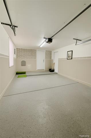 Builiding view fourteen for 32756 Barclay Sq, Warren, MI. 48093