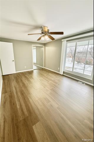 Builiding view nineteen for 32756 Barclay Sq, Warren, MI. 48093