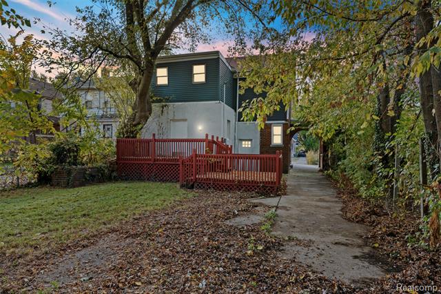 Builiding view thirty four for 388 Chalmers, Detroit, MI. 48215