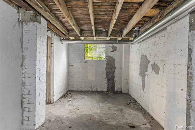 Builiding view thirty three for 388 Chalmers, Detroit, MI. 48215