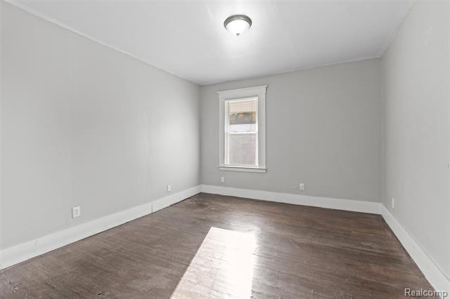 Builiding view twenty eight for 388 Chalmers, Detroit, MI. 48215