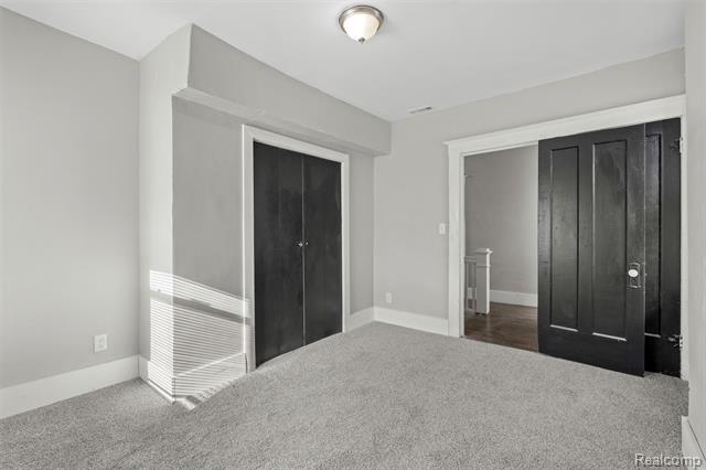 Builiding view twenty one for 388 Chalmers, Detroit, MI. 48215