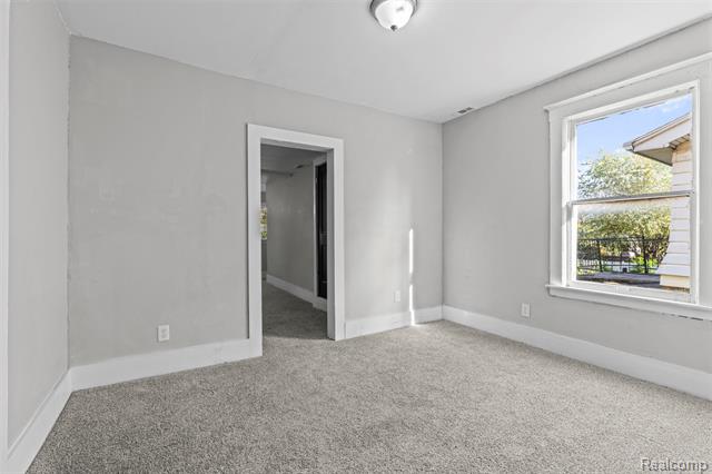 Builiding view twenty two for 388 Chalmers, Detroit, MI. 48215