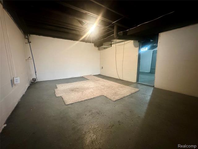 Builiding view eight for 15059 Evergreen, Detroit, MI. 48223