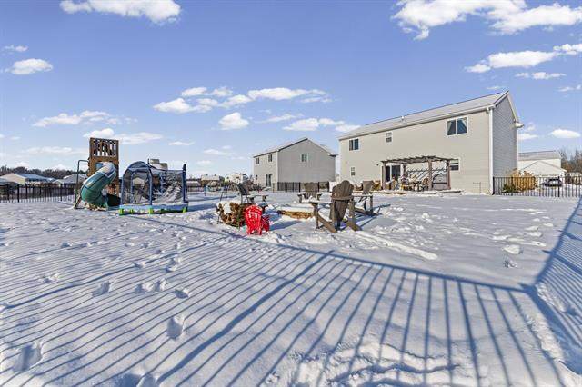 Builiding view twenty three for 1073 Weatherstone Lane, Howell, MI. 48843