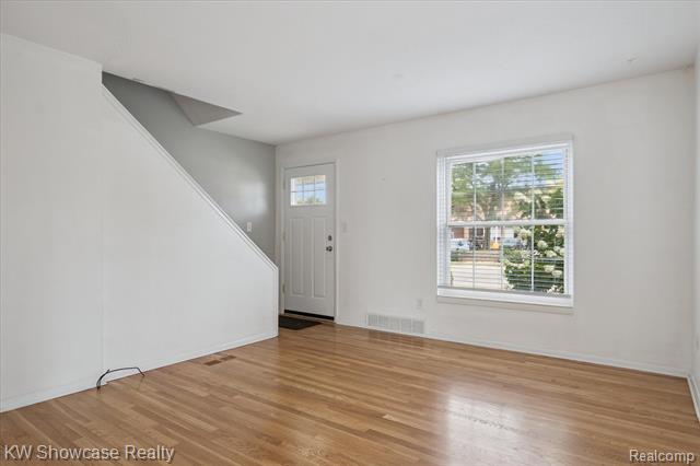 Builiding view fourteen for 23112 Marter, Saint Clair Shores, MI. 48080