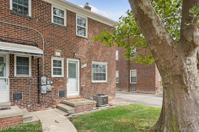 Builiding view thirty two for 23112 Marter, Saint Clair Shores, MI. 48080