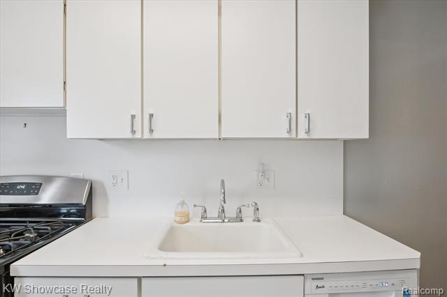 Builiding view twenty one for 23112 Marter, Saint Clair Shores, MI. 48080