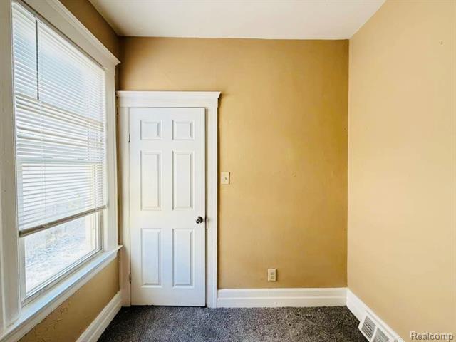 Builiding view fourteen for 8737 Smart, Detroit, MI. 48210