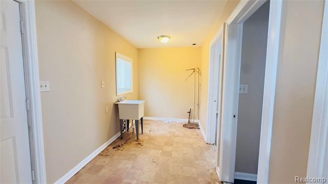 Builiding view nine for 8737 Smart, Detroit, MI. 48210