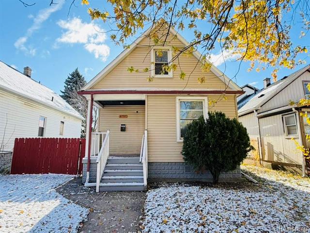 Builiding view seventeen for 8737 Smart, Detroit, MI. 48210