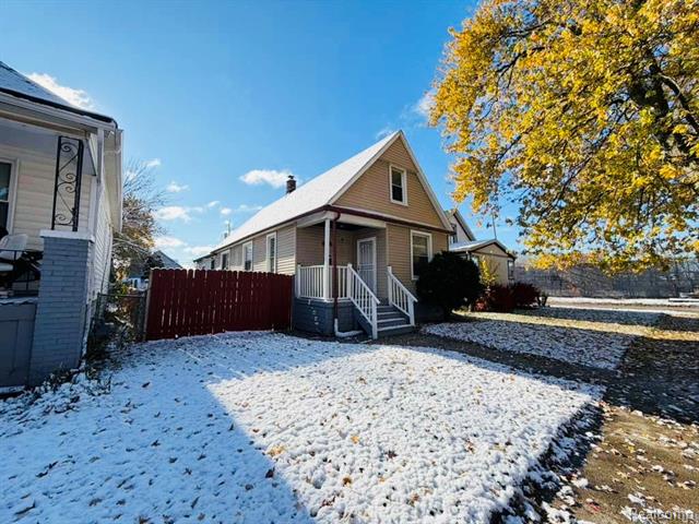 Builiding view sixteen for 8737 Smart, Detroit, MI. 48210