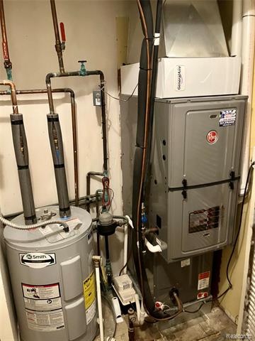 Builiding view sixteen for 41 Charles St, Hillsdale, MI. 49242