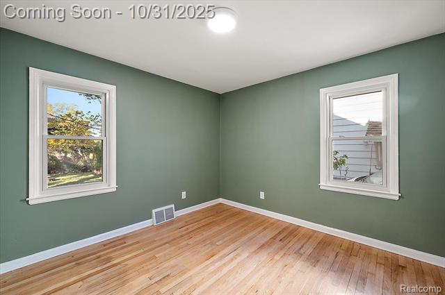 Builiding view fifteen for 122 N Edgeworth, Royal Oak, MI. 48067