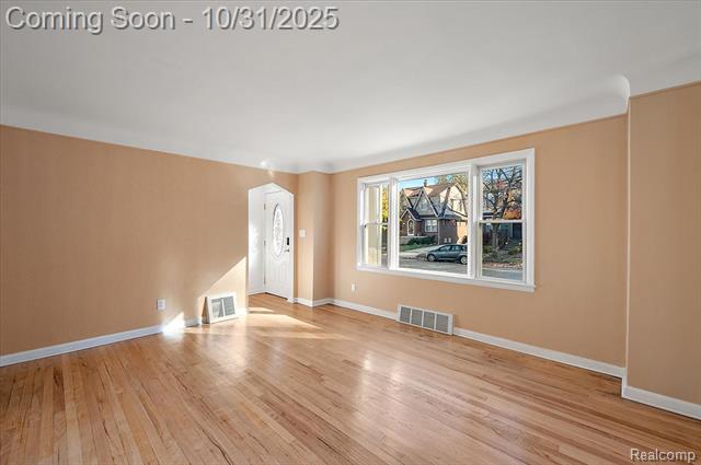 Builiding view five for 122 N Edgeworth, Royal Oak, MI. 48067