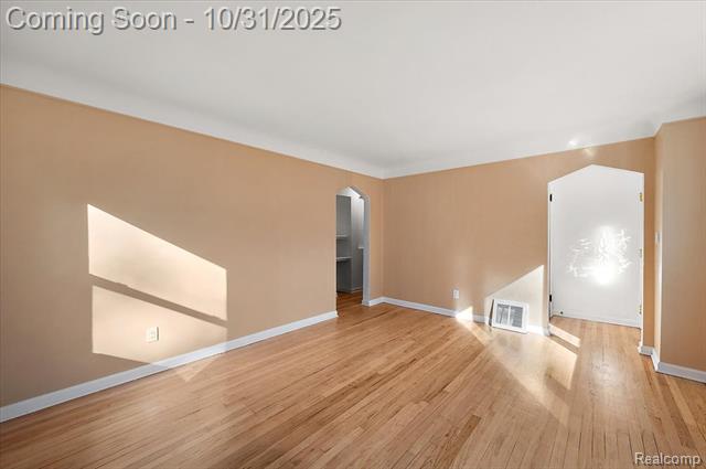 Builiding view four for 122 N Edgeworth, Royal Oak, MI. 48067