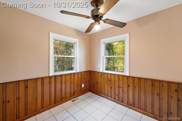 Builiding view fourteen for 122 N Edgeworth, Royal Oak, MI. 48067