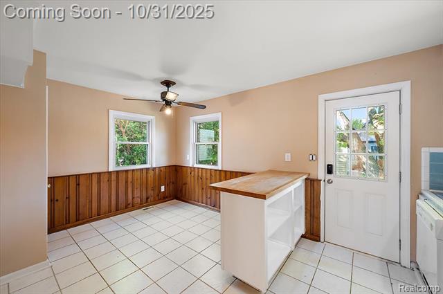 Builiding view nine for 122 N Edgeworth, Royal Oak, MI. 48067