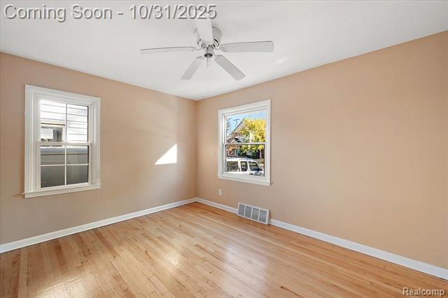 Builiding view nineteen for 122 N Edgeworth, Royal Oak, MI. 48067