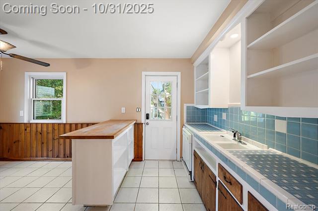 Builiding view seven for 122 N Edgeworth, Royal Oak, MI. 48067