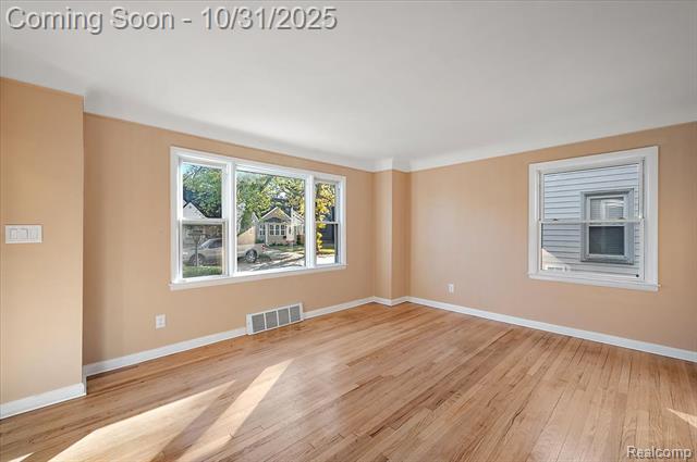 Builiding view six for 122 N Edgeworth, Royal Oak, MI. 48067