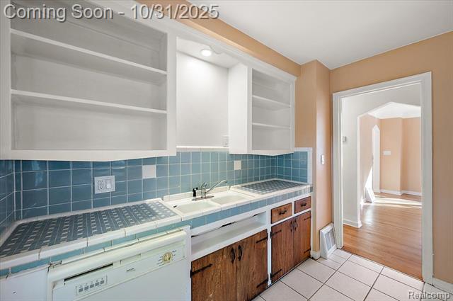 Builiding view ten for 122 N Edgeworth, Royal Oak, MI. 48067