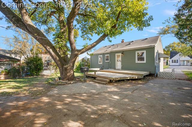 Builiding view thirty two for 122 N Edgeworth, Royal Oak, MI. 48067