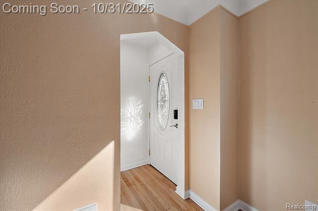 Builiding view three for 122 N Edgeworth, Royal Oak, MI. 48067