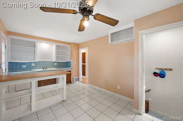 Builiding view twelve for 122 N Edgeworth, Royal Oak, MI. 48067