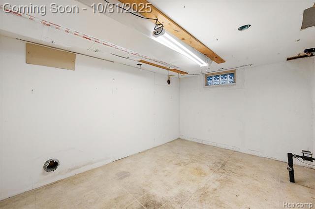 Builiding view twenty four for 122 N Edgeworth, Royal Oak, MI. 48067