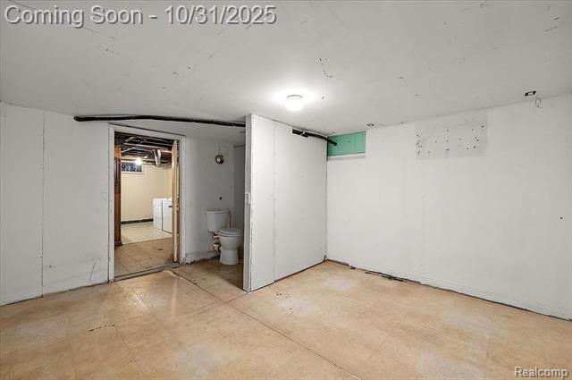 Builiding view twenty six for 122 N Edgeworth, Royal Oak, MI. 48067