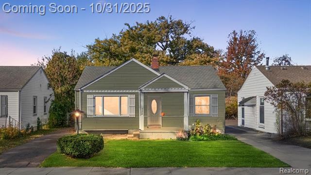 front view for 122 N Edgeworth Ave, Royal Oak, Mi. 48067