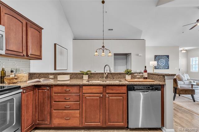 Builiding view thirty one for 1155 Abbey, Westland, MI. 48185