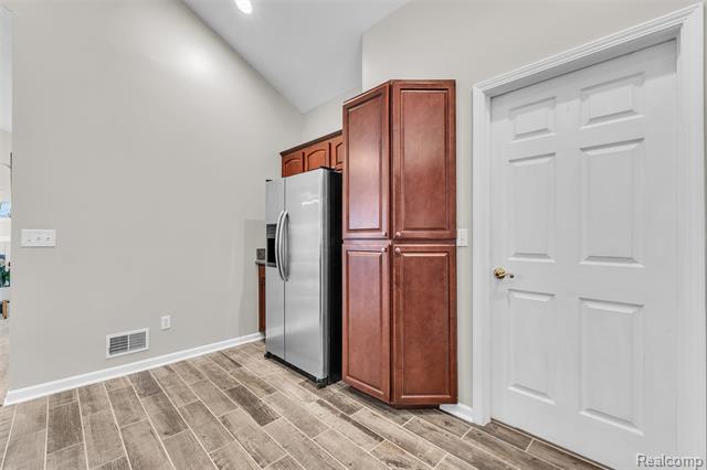 Builiding view thirty two for 1155 Abbey, Westland, MI. 48185