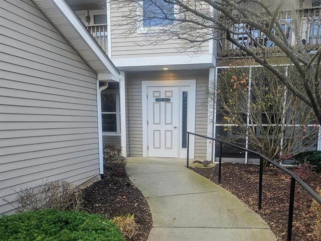 Builiding view seventeen for 1573 Oakfield, Ann Arbor, MI. 48108