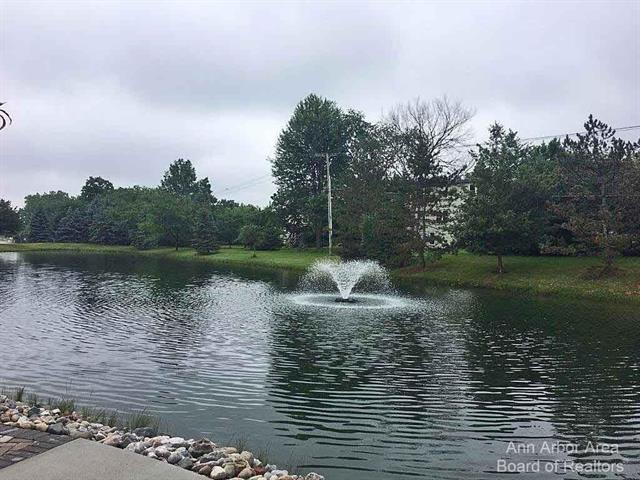 Builiding view thirty two for 1573 Oakfield, Ann Arbor, MI. 48108