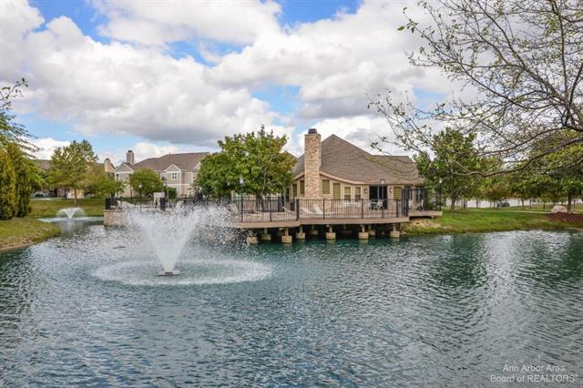 Builiding view twenty four for 1573 Oakfield, Ann Arbor, MI. 48108