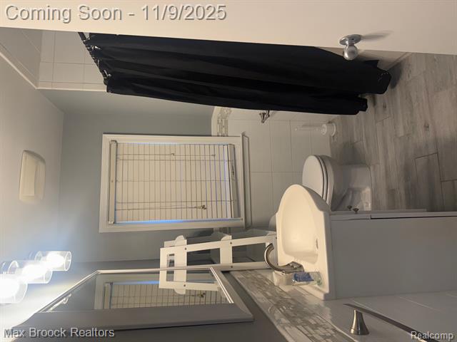 Builiding view eleven for 313 S Dorchester, Royal Oak, MI. 48067