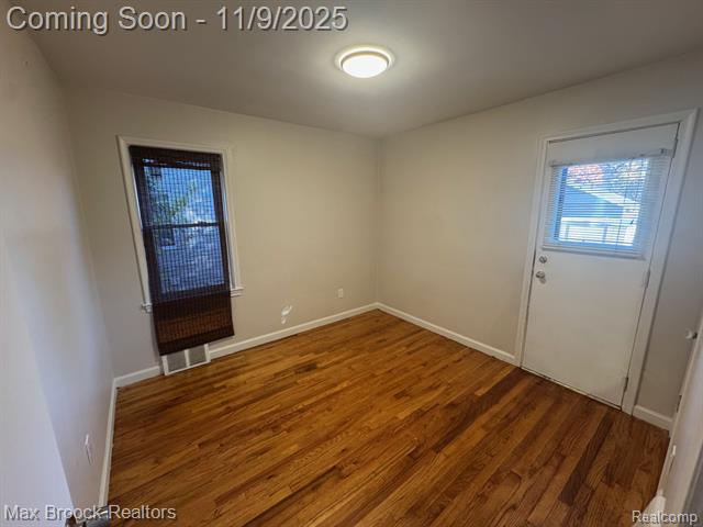 Builiding view seven for 313 S Dorchester, Royal Oak, MI. 48067