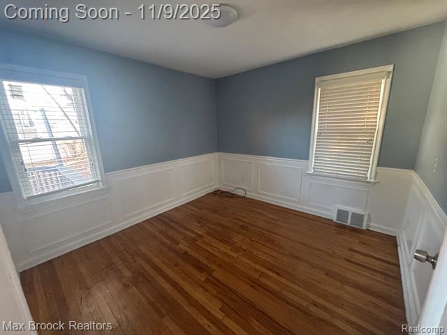 Builiding view six for 313 S Dorchester, Royal Oak, MI. 48067