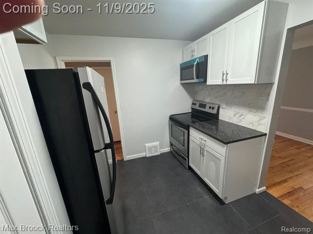 Builiding view three for 313 S Dorchester, Royal Oak, MI. 48067