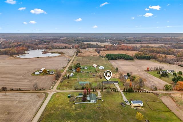 Builiding view forty three for 7534 Robins Rd, Hillsdale, MI. 49242