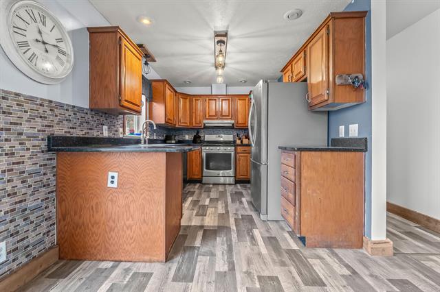 Builiding view sixteen for 7534 Robins Rd, Hillsdale, MI. 49242