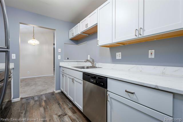 Builiding view fourteen for 4289 Berkshire, Sterling Heights, MI. 48314