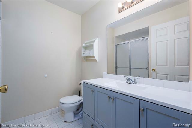 Builiding view nineteen for 4289 Berkshire, Sterling Heights, MI. 48314