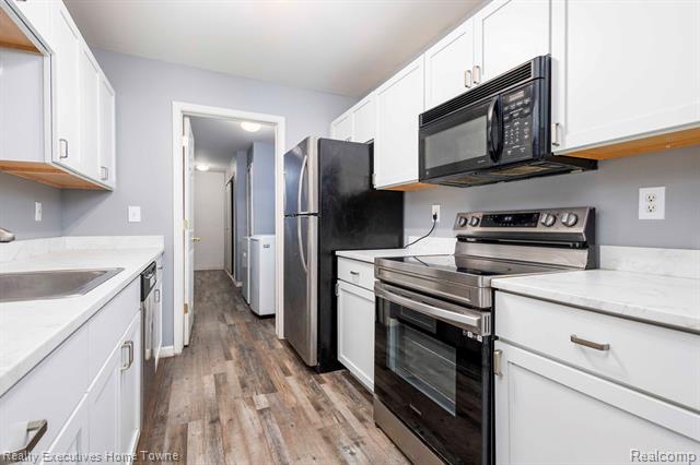 Builiding view thirteen for 4289 Berkshire, Sterling Heights, MI. 48314