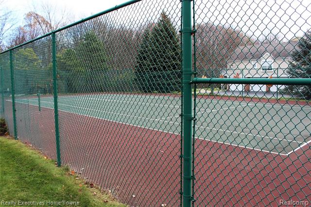 Builiding view thirty four for 4289 Berkshire, Sterling Heights, MI. 48314