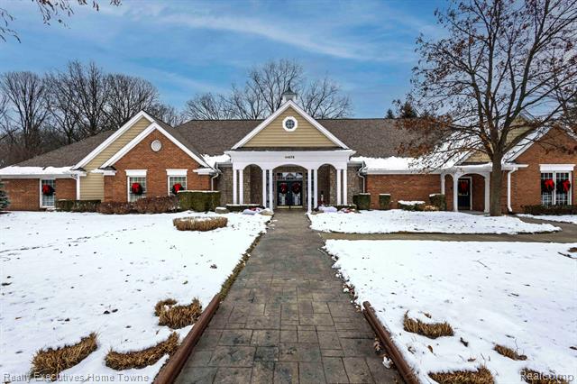 Builiding view thirty one for 4289 Berkshire, Sterling Heights, MI. 48314