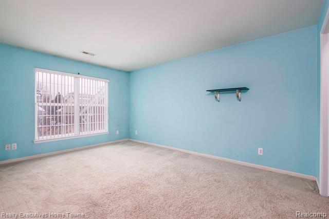 Builiding view twenty one for 4289 Berkshire, Sterling Heights, MI. 48314