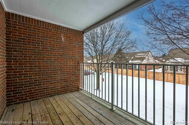 Builiding view twenty seven for 4289 Berkshire, Sterling Heights, MI. 48314